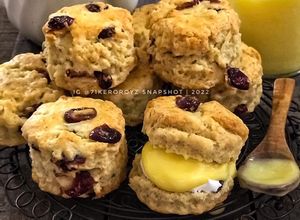 Gambar 🇬🇧 CRANBERRY SCONES