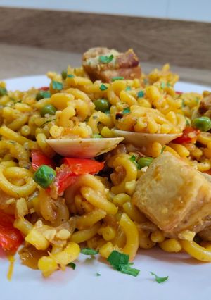 Foto principal de Fideos a la cazuela con costillas y almejas