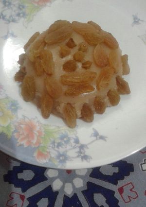 A picture of Suji besan halwa.