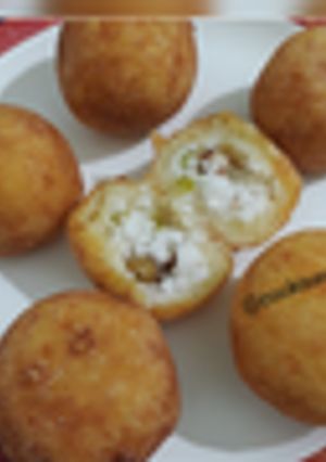 A picture of Upvas kachori.