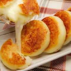 A picture of Potato Cheese Pancake.