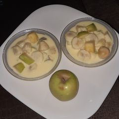 A picture of Yoghurt fruit salad.