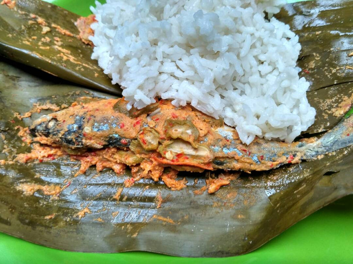 Bagaimana Membuat Pepes ikan bumbu rujak Anti Gagal