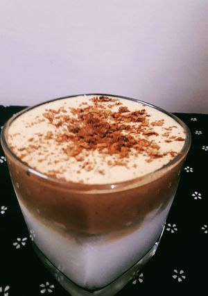 ચોકો બ્રાઉન દાલગોના કોફી.. (dalgona Coffee recipe in Gujarati) રેસીપી મુખ્ય ફોટો