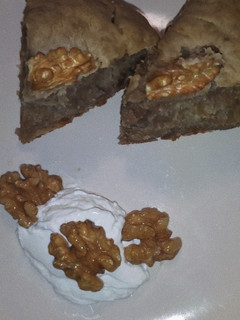 A picture of Walnut Banana Cake.