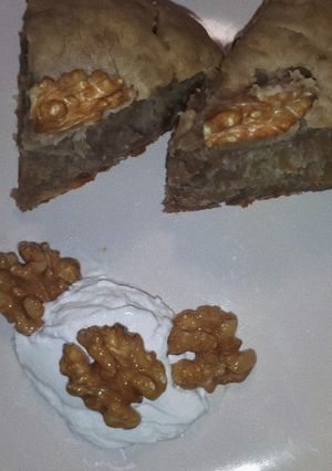 A picture of Walnut Banana Cake.