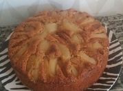 Una foto de torta de peras en licuadora
