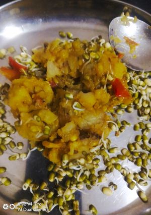 A picture of Bolied potato veg.