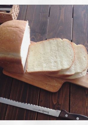 A picture of Japanese White Bread 'SHOKUPAN' with Bread Machine.