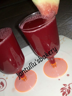 A picture of Melon beet juice.