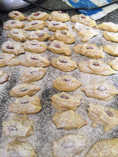 A picture of Grabe (butter cookies).