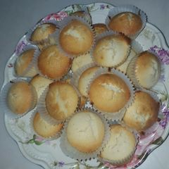 Vanilla cupcakes A picture of Vanilla cupcakes.