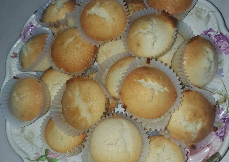 Recipe of Awsome Vanilla cupcakes | Easy Recipe For Collage Students