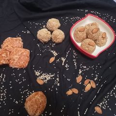 A picture of Jaggery Sesame Ladoo.
