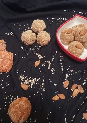 A picture of Jaggery Sesame Ladoo.