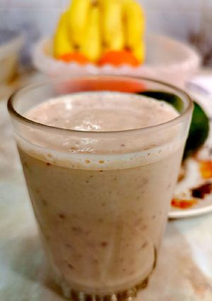 Una foto de Batido de plátano, manzana y avena