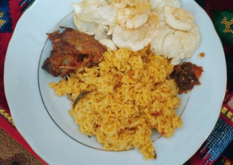 Nasi tomat bumbu timur tengah