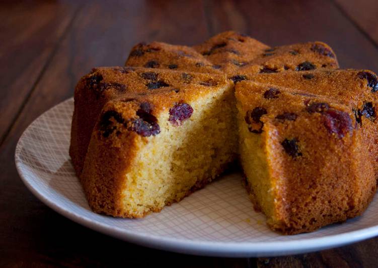 Bizcocho de harina de maíz y arándanos