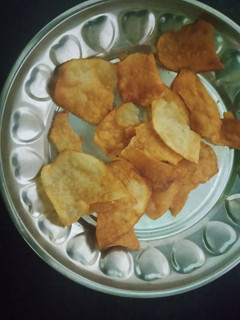 உருளைக் கிழங்கு சிப்ஸ்(potato chips recipe in tamil) செய்முறை முக்கிய புகைப்படம்