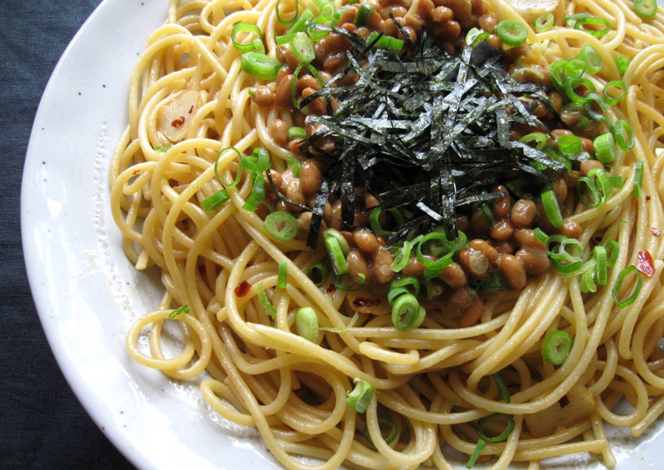 Spaghetti Aglio Olio Peperoncino e Nattō