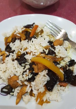 O poză a rețetei Pui cu legume si ciuperci chinezesti.