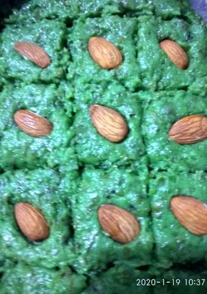 A picture of Green Chana burfi.