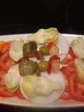 Ensalada a rodajas con banderillas