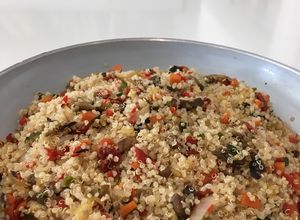 Una foto de Quinoa caliente