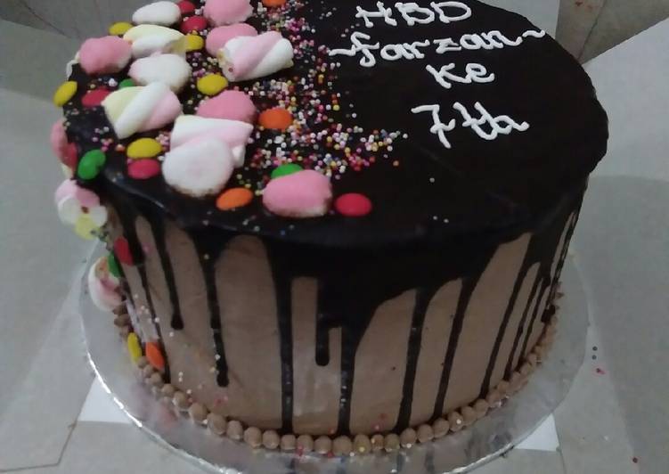 Blackforest with chocolate buttercream.. Enak!!