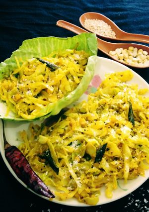 केरला स्टाइल गोभी की सब्जी (kerala style gobi ki bhaji recipe in Hindi) रेसिपी मुख्य फोटो
