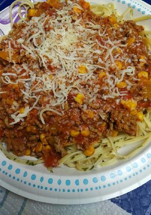 A picture of 2 Glugs of RWV in a Sauce over Linguine.