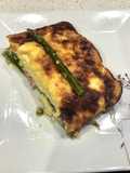 Soufflé de queso con espárragos y jamón