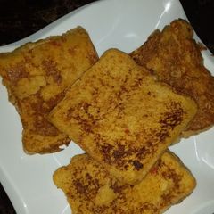 A picture of French toast.