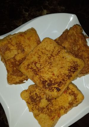 A picture of French toast.