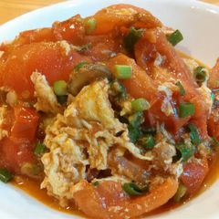 A picture of Scrambled eggs with tomatoes番茄🍅炒蛋.