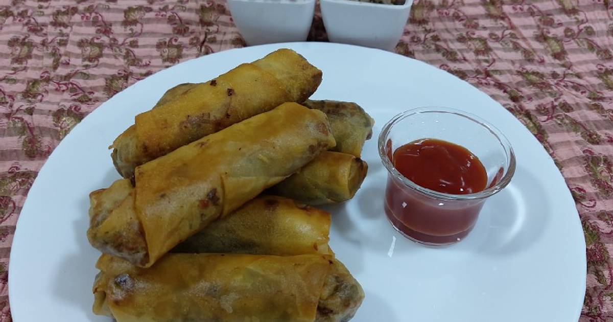 Chicken 🐔 spring rolls Recipe by Nargis shaikh Shaukat - Cookpad