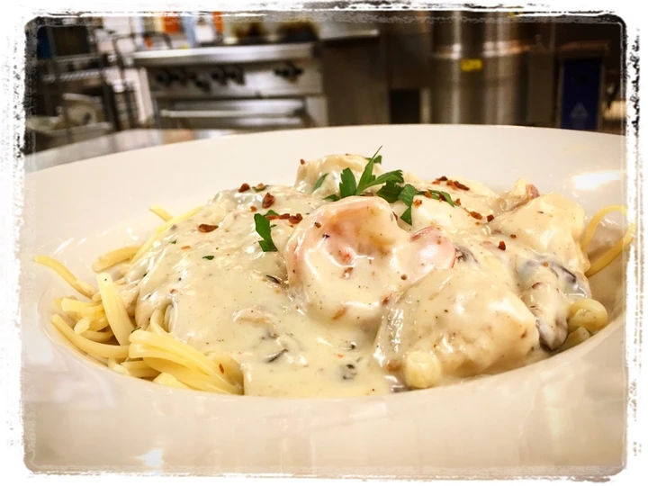 Recipe Shrimp and Scallops Shiitake, Mushroom, Bacon Cream Sauce over Pasta the Delicious Makes you drool