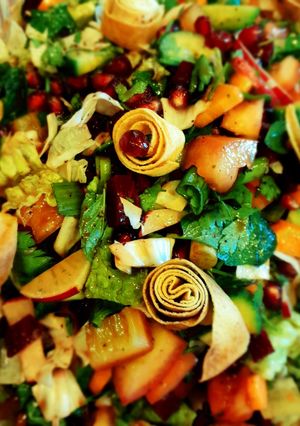 A picture of Lebanese Fattoush.
