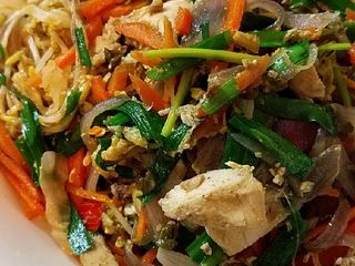 Sugar free Pad Thai with brown rice noodle