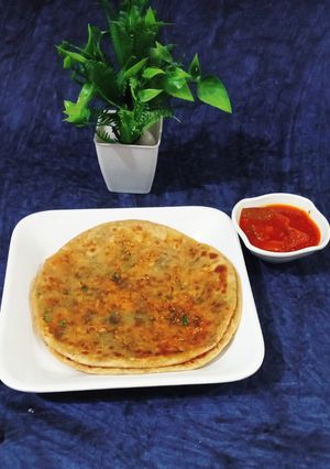 मूली के परांठे (Mooli ke parathe recipe in Hindi) रेसिपी मुख्य फोटो