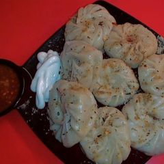 A picture of Momos.