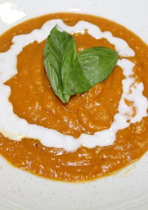 Foto principal de Crema de calabaza y coco con curry