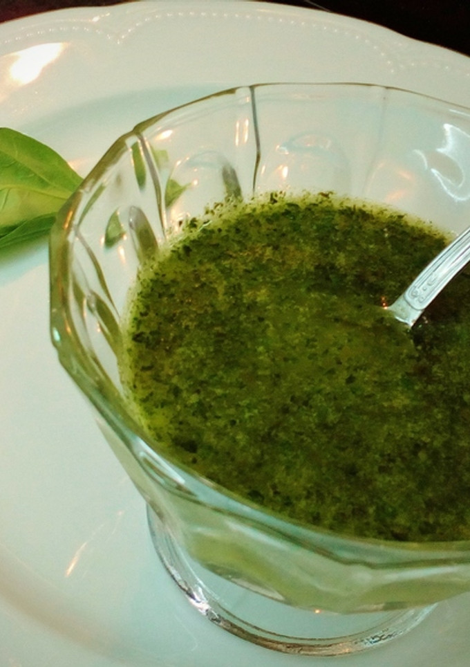 Una foto de Aceite aromático de albahaca