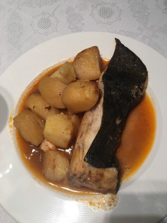 Una foto de Rodaballo con romesco😋😋