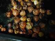 Una foto de tomates cherry para el asado