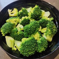 Steamed Broccoli A picture of Steamed Broccoli.