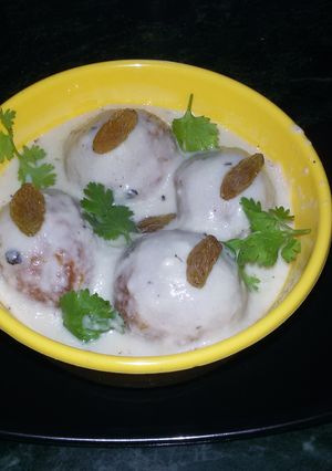 मलाई कोफ्ता विथ वाइट ग्रेवी (Malai Kofta with white gravy recipe in hindi) रेसिपी मुख्य फोटो