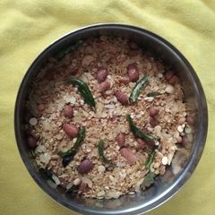 A picture of Nutty Crunchy Oats Chivda.