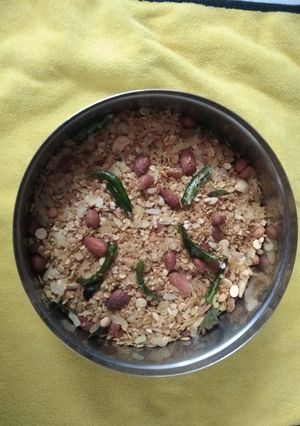 A picture of Nutty Crunchy Oats Chivda.