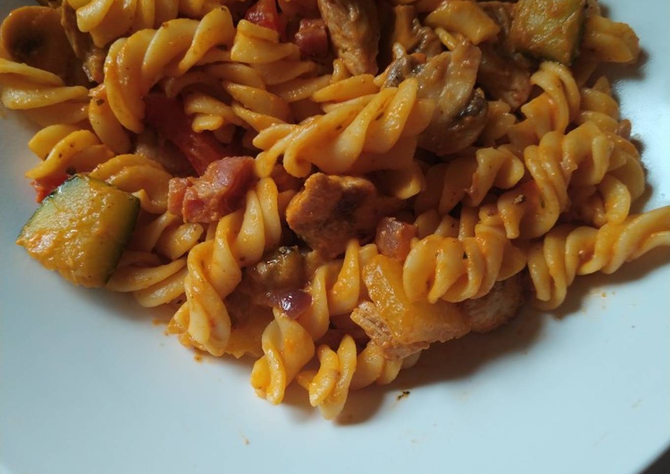 Chicken and pancetta pasta